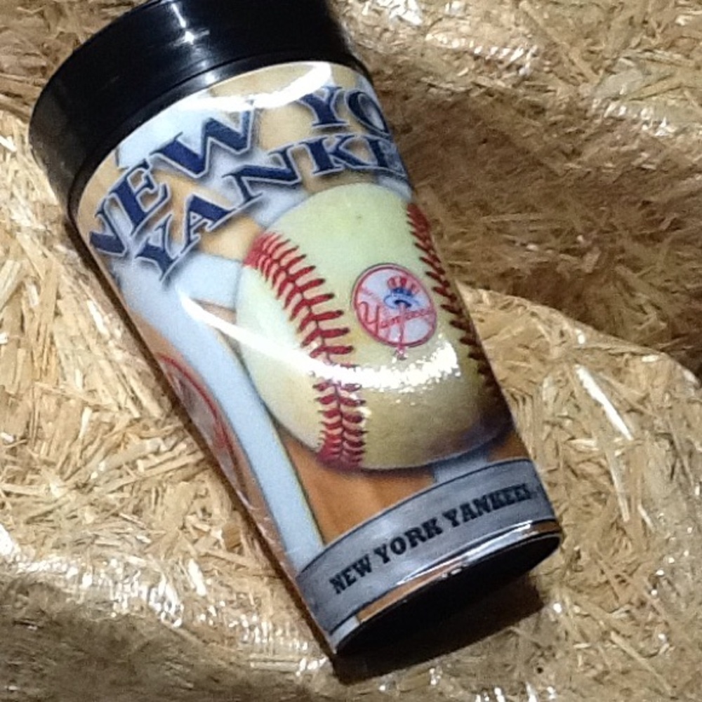 FREE NY Yankee 3-D Graphic Capital Travel Cup